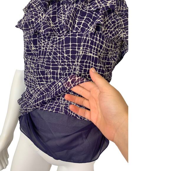Ann Taylor sleeveless flounce ruffle blouse blue white pattern silk Medium - Picture 2 of 8